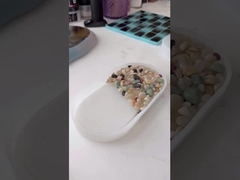 鮮明 な エポキシ 樹脂 を 用い て 創作 物 を 照ら なさい