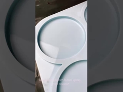 透明 な 樹脂 に 放た れ た 輝き