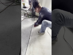 エポキシ フレイク コーティング: 滑り に 耐える 清潔 な